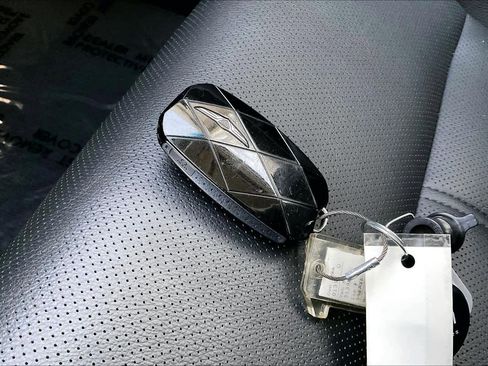 Used 2025 Genesis G70 2.5T image 12