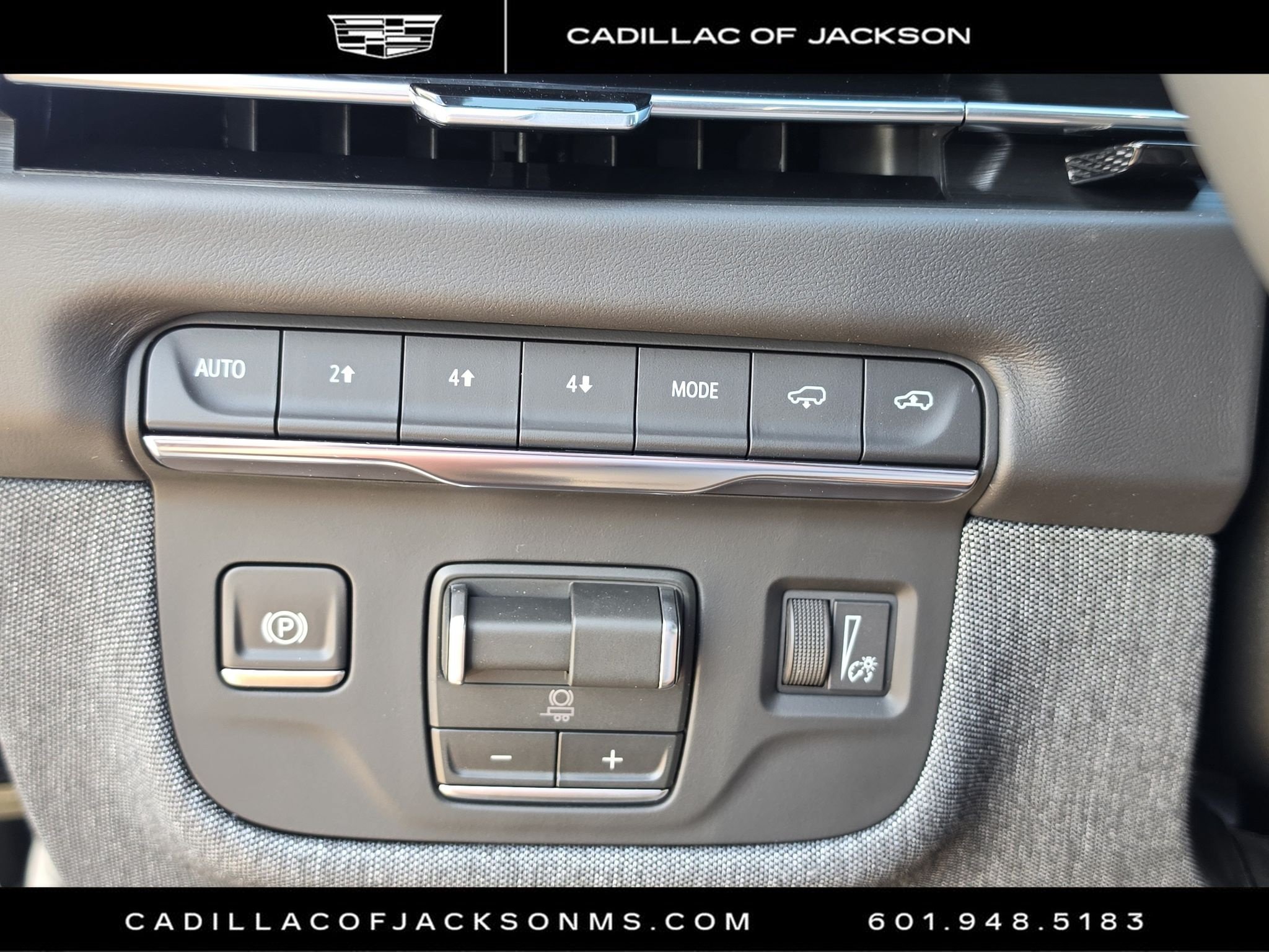 New 2027 Cadillac Escalade Platinum Sport w/ LPO, ONYX Package AWD/4WD image 32