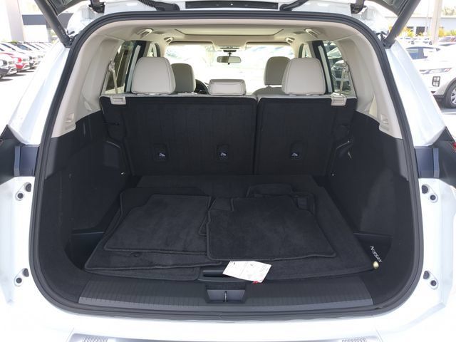 Used 2025 Nissan Rogue SV w/ SV Premium Package AWD/4WD image 12