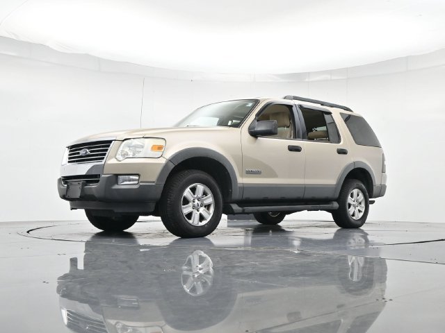 Used 2006 Ford Explorer XLT AWD/4WD image 37