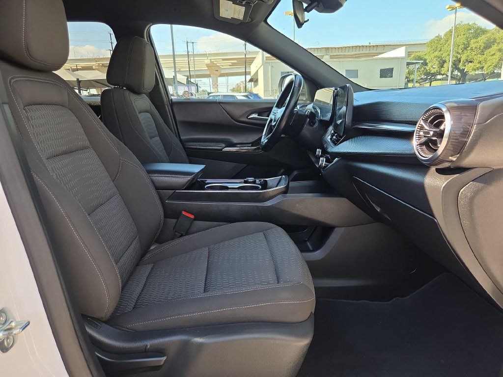 Used 2026 Chevrolet Equinox LT FWD image 32