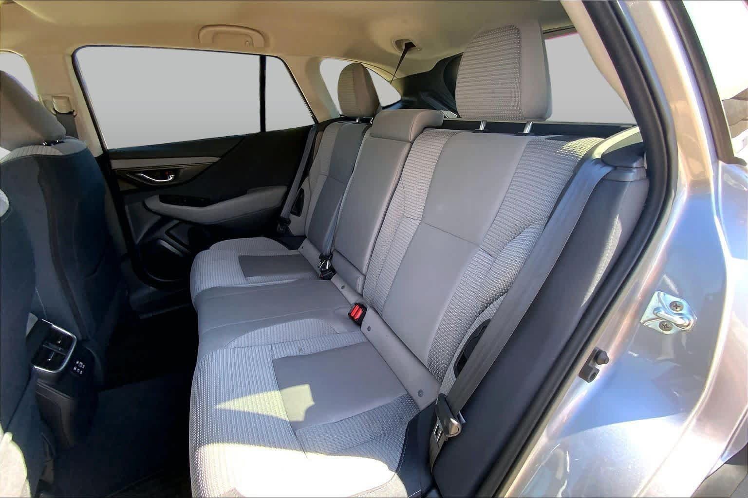 Used 2025 Subaru Outback Premium AWD/4WD image 19