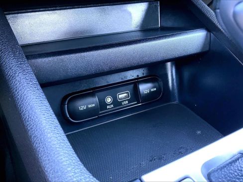 Used 2021 Kia Forte LXS image 32