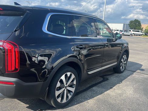Used 2022 Kia Telluride EX w/ EX Premium Package FWD image 5