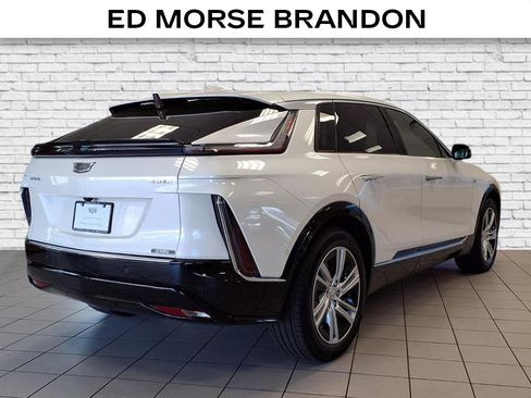 Certified 2024 Cadillac Lyriq Tech w/ Driver Assist Package image 5