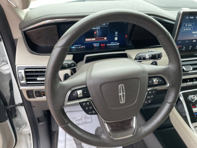 Used 2024 Lincoln Navigator Premiere AWD/4WD image 11