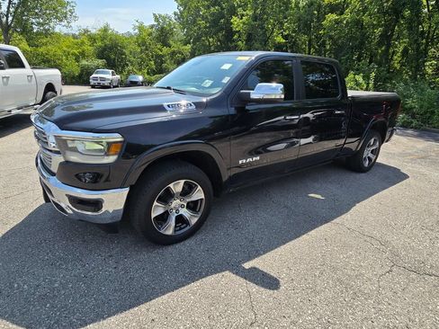Used 2019 RAM 1500 Laramie AWD/4WD image 2