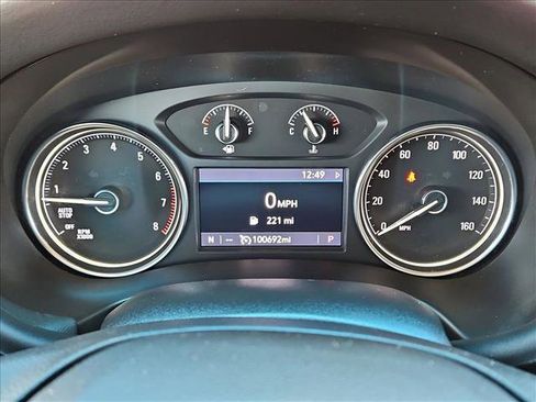 Used 2020 Buick Enclave Essence image 11