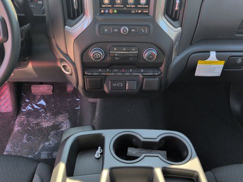 New 2026 Chevrolet Silverado 1500 Custom Trail Boss w/ LPO, Dark Essentials Package AWD/4WD image 11