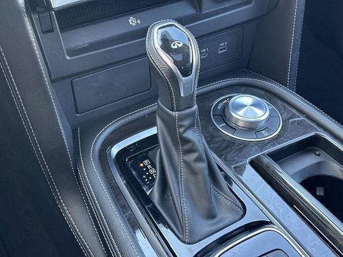 Used 2024 INFINITI QX80 Luxe image 16