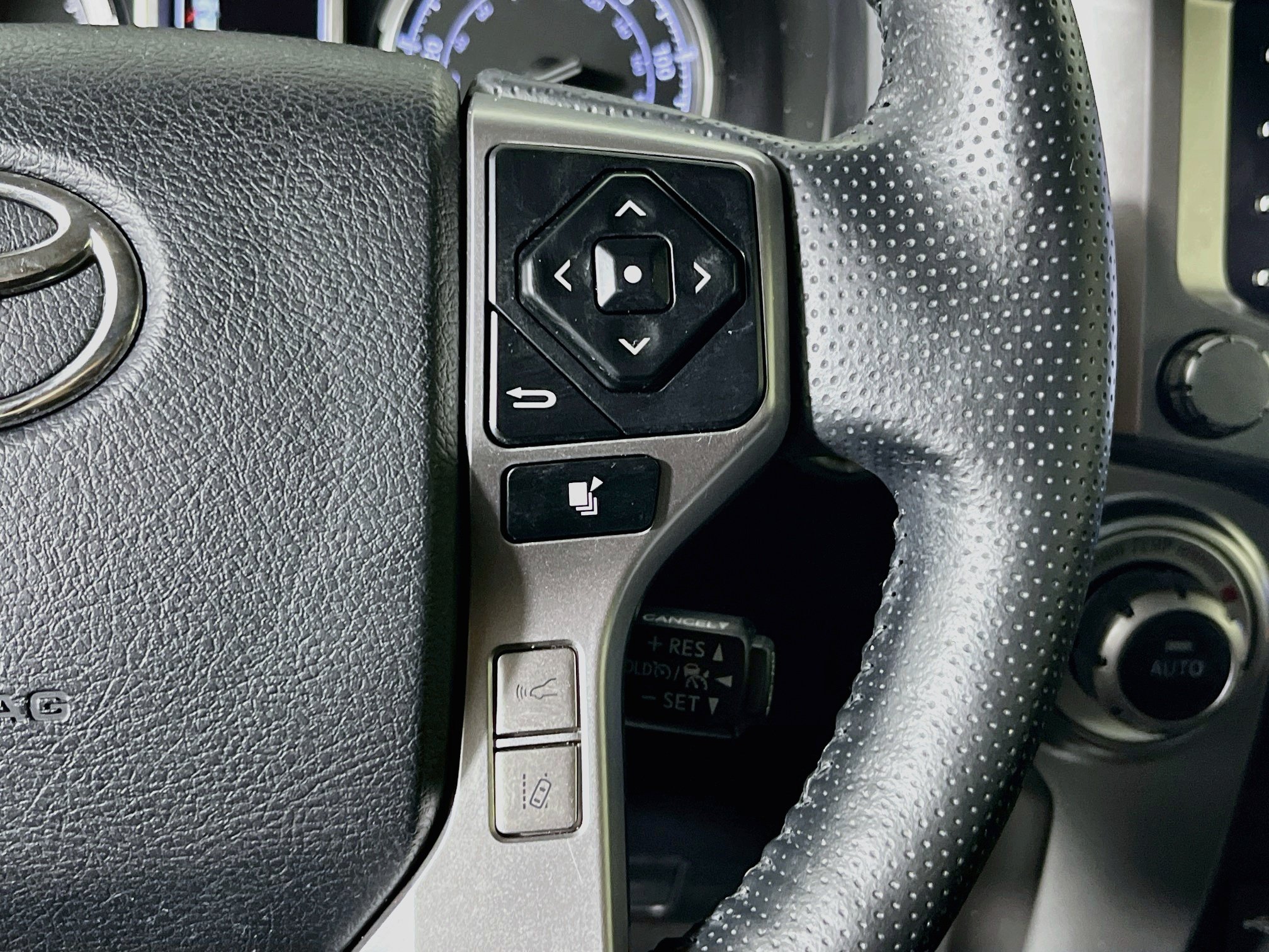Used 2023 Toyota 4Runner Limited RWD image 19