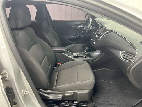 Used 2018 Chevrolet Malibu LT FWD image 21