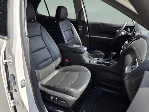 Used 2018 Chevrolet Equinox Premier FWD image 15