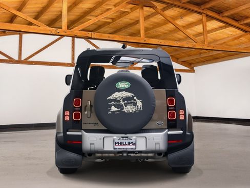 Used 2021 Land Rover Defender 110 SE AWD/4WD image 4