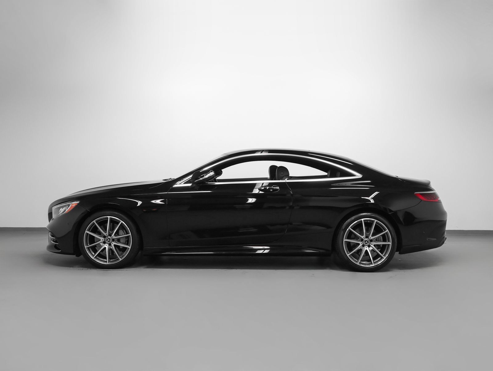 Used 2020 Mercedes-Benz S 560 4MATIC Coupe image 2