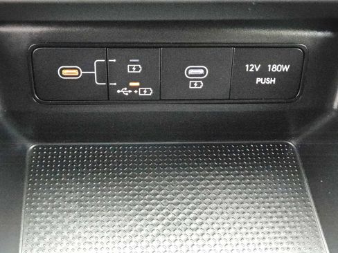 Certified 2025 Hyundai Santa Cruz SE image 22