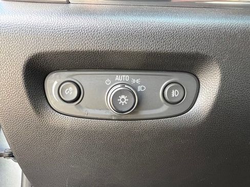 Used 2018 Chevrolet Traverse LT AWD/4WD image 24