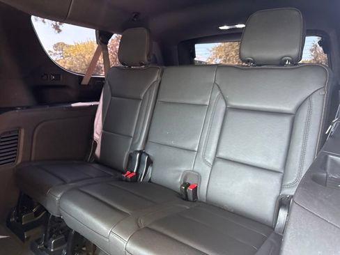 Used 2023 Chevrolet Suburban High Country AWD/4WD image 21