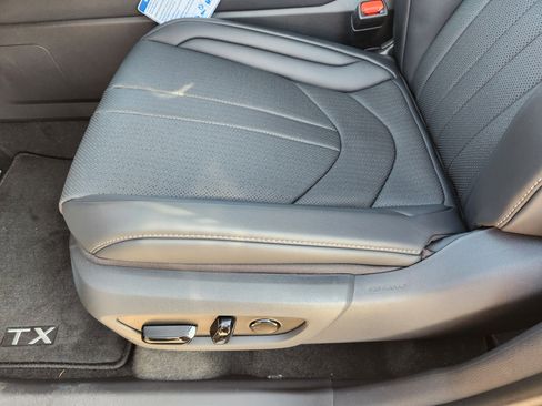 New 2026 Lexus TX 500h AWD image 17