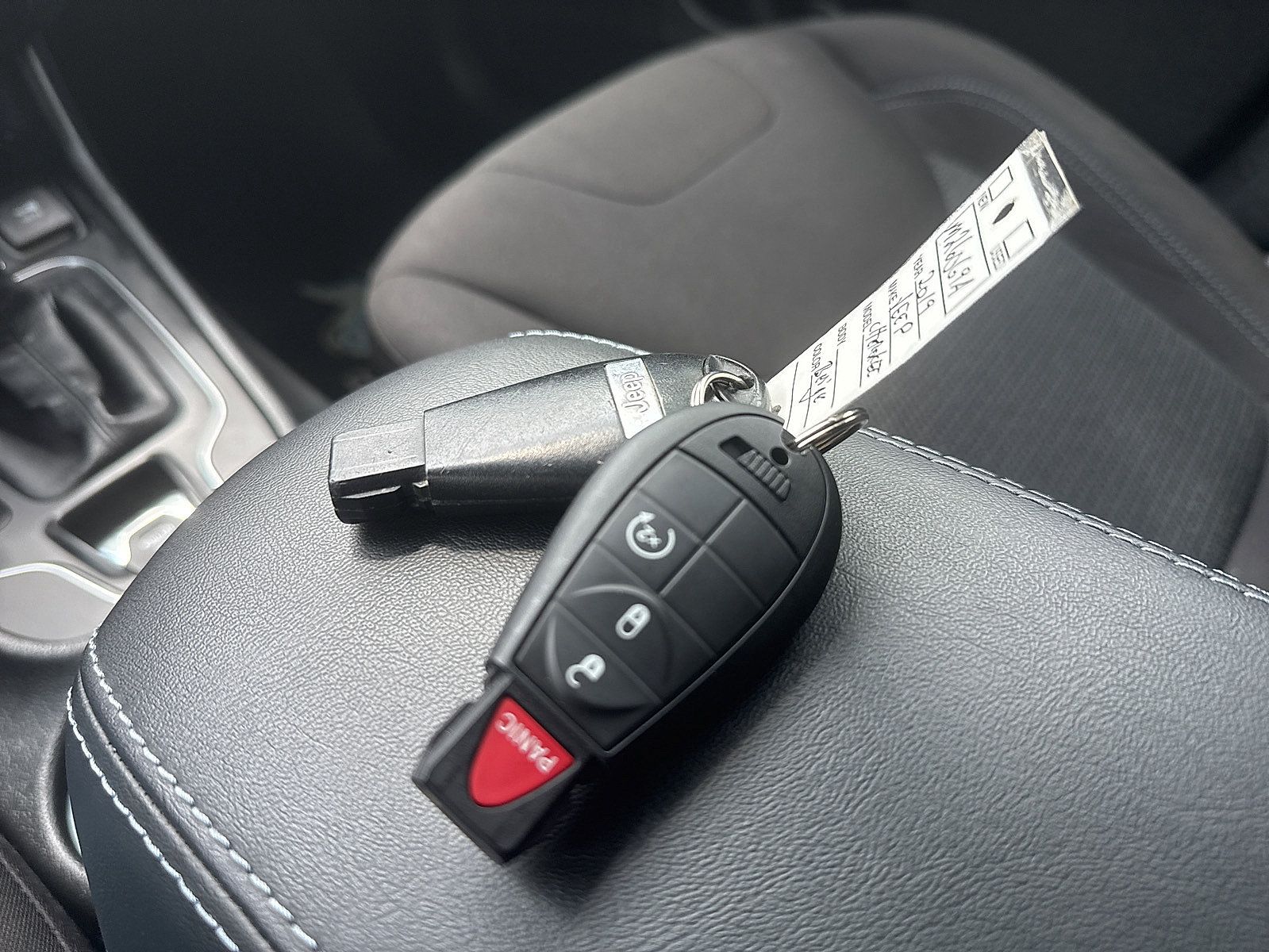 Used 2019 Jeep Cherokee Latitude w/ Cold Weather Group AWD/4WD image 61