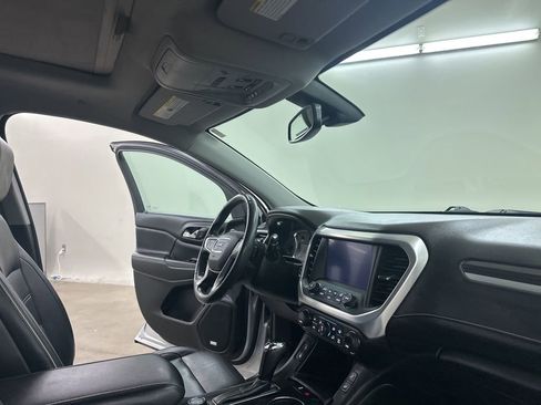 Used 2018 GMC Acadia SLT image 17