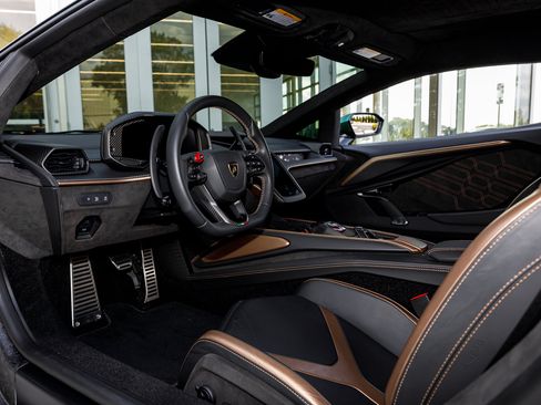 Used 2024 Lamborghini Revuelto AWD/4WD image 63