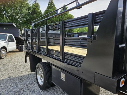 Used 2012 Ford F550 2WD Regular Cab Super Duty w/ PWR Equipment Group image 12