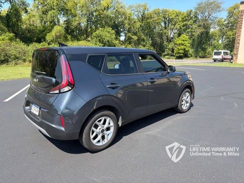 Used 2025 Kia Soul LX w/ LX Technology Package FWD image 6