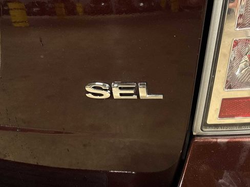 Used 2010 Ford Edge SEL image 25