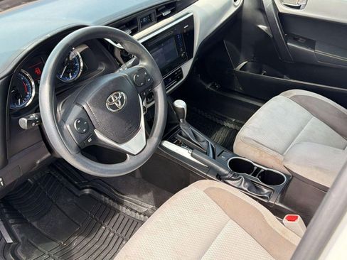 Used 2017 Toyota Corolla LE image 4