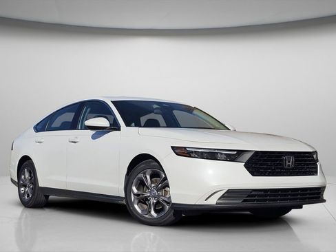 Used 2024 Honda Accord EX image 2