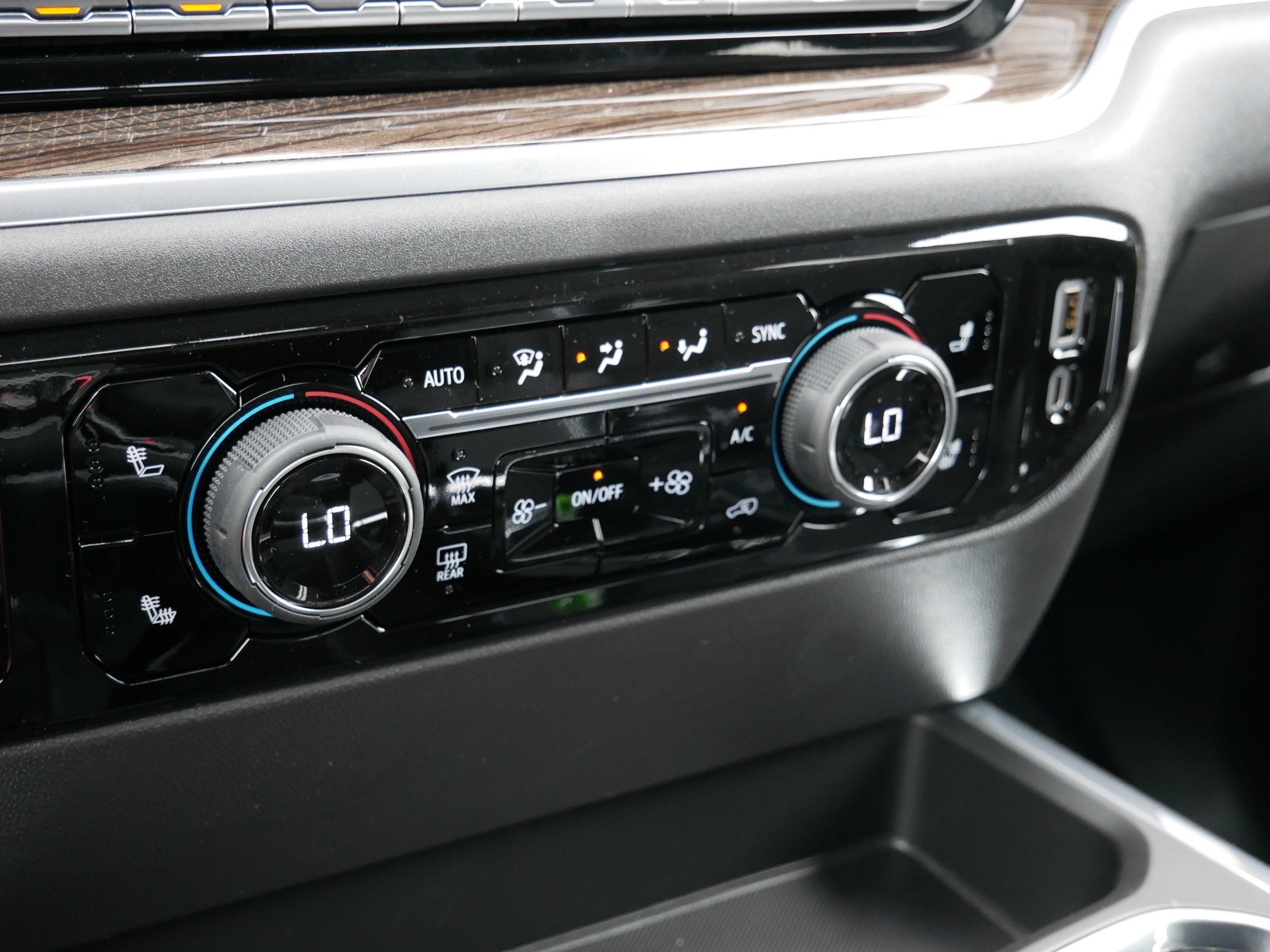 New 2026 Chevrolet Silverado 1500 RST AWD/4WD image 19