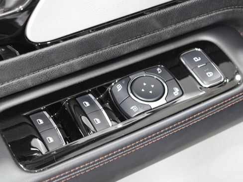 Used 2023 Lincoln Aviator Reserve w/ Equipment Group 201A AWD/4WD image 6