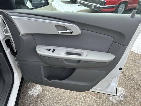 Used 2012 Chevrolet Traverse LS FWD image 22