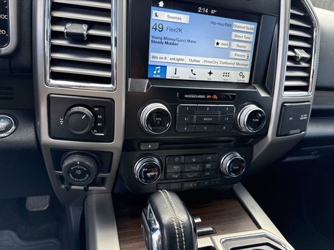 Used 2016 Ford F150 Lariat w/ Equipment Group 502A Luxury image 29