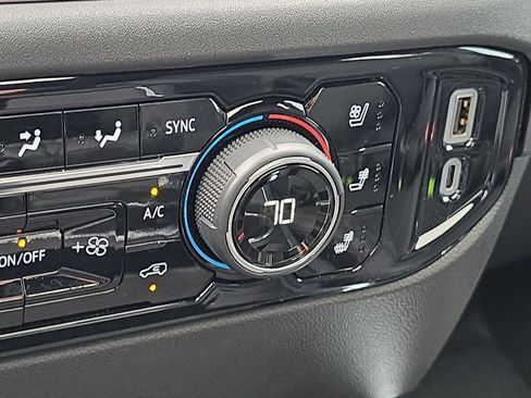 Used 2024 Chevrolet Silverado 2500 LTZ w/ LTZ Plus Package image 28