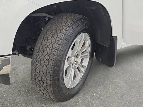 Used 2025 Chevrolet Silverado 1500 LTZ AWD/4WD image 32