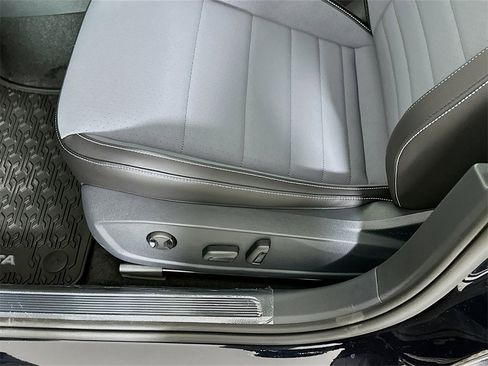 New 2026 Volkswagen Jetta SE image 9