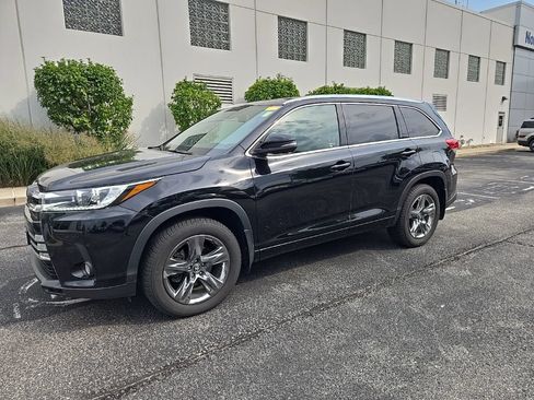 Used 2018 Toyota Highlander Limited Platinum AWD/4WD image 2