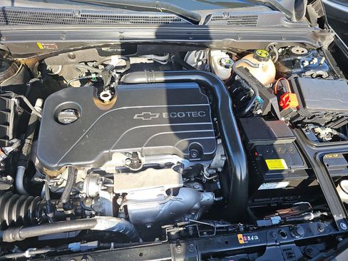 Used 2018 Chevrolet Malibu LT FWD image 12