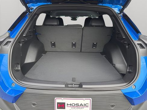 New 2026 Chevrolet Equinox EV LT image 15