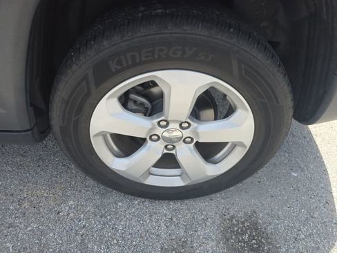 Used 2018 Jeep Compass Latitude FWD image 24
