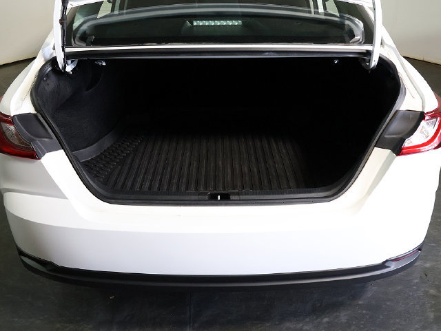 Used 2025 Toyota Camry LE FWD image 27