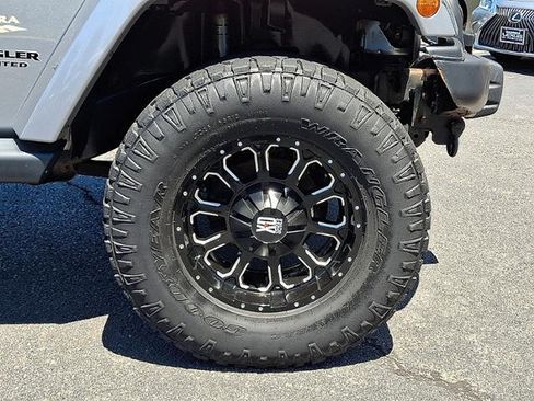Used 2015 Jeep Wrangler Unlimited Sahara w/ Connectivity Group AWD/4WD image 23