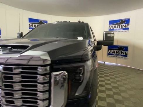 Used 2025 GMC Sierra 2500 Denali w/ Denali Reserve Package AWD/4WD image 5