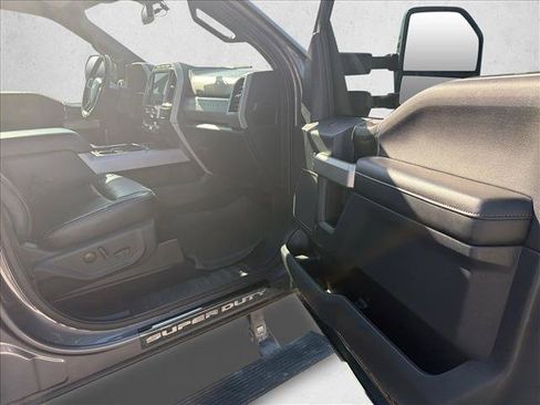 Used 2022 Ford F250 Lariat w/ Black Appearance Package AWD/4WD image 26