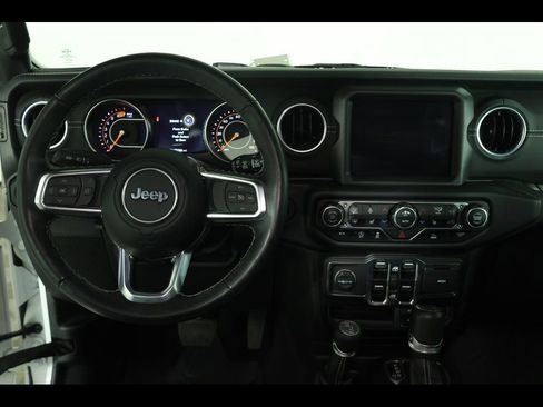 Used 2022 Jeep Wrangler Unlimited Sahara w/ Cold Weather Group AWD/4WD image 15