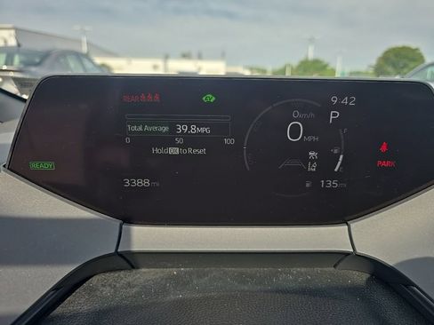 Used 2024 Toyota Prius LE AWD/4WD image 15