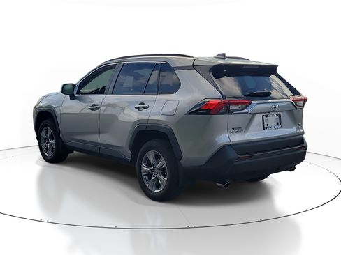 Used 2025 Toyota RAV4 XLE AWD/4WD image 5