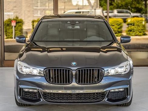Used 2019 BMW 740i w/ M Sport Package RWD image 5